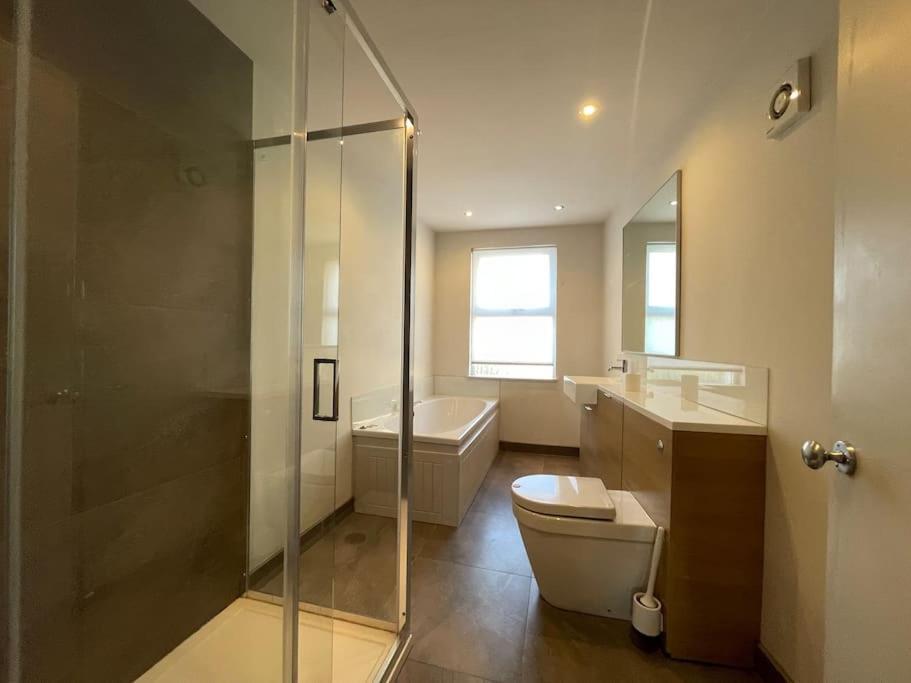 Casa vacanze Westfield, 8 Beds, 5 Stations 10min, 20min