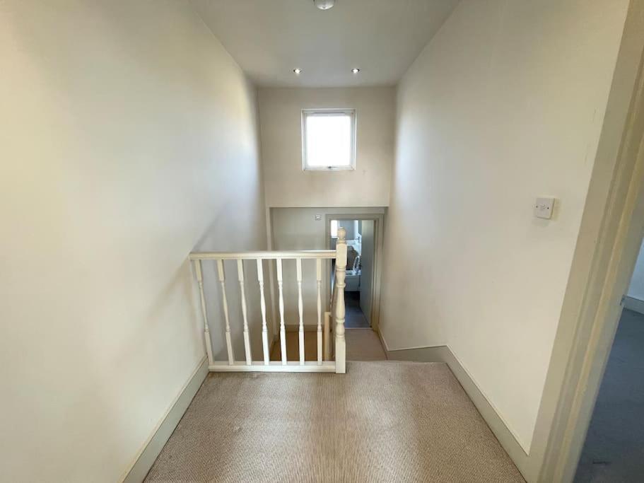 Casa vacanze Westfield, 8 Beds, 5 Stations 10min, 20min *