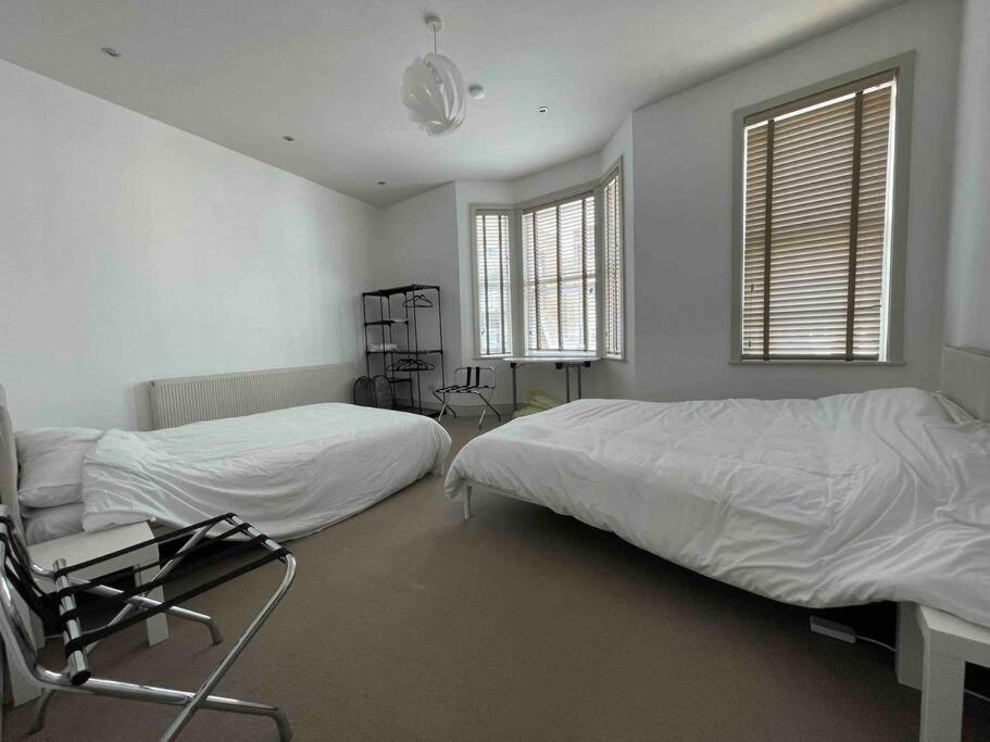Casa vacanze Westfield, 8 Beds, 5 Stations 10min, 20min
